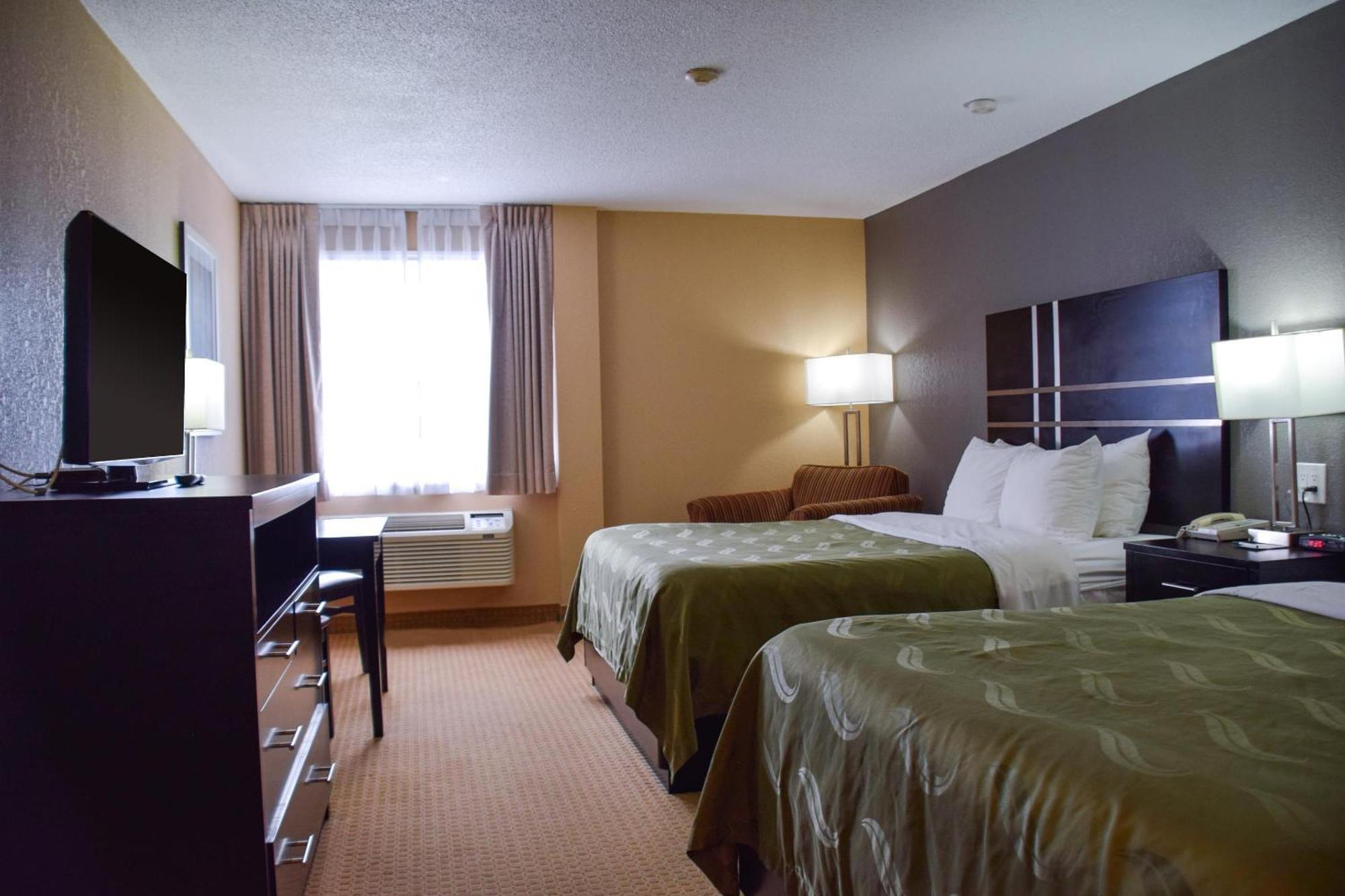 Quality Inn Брейсбридж Экстерьер фото